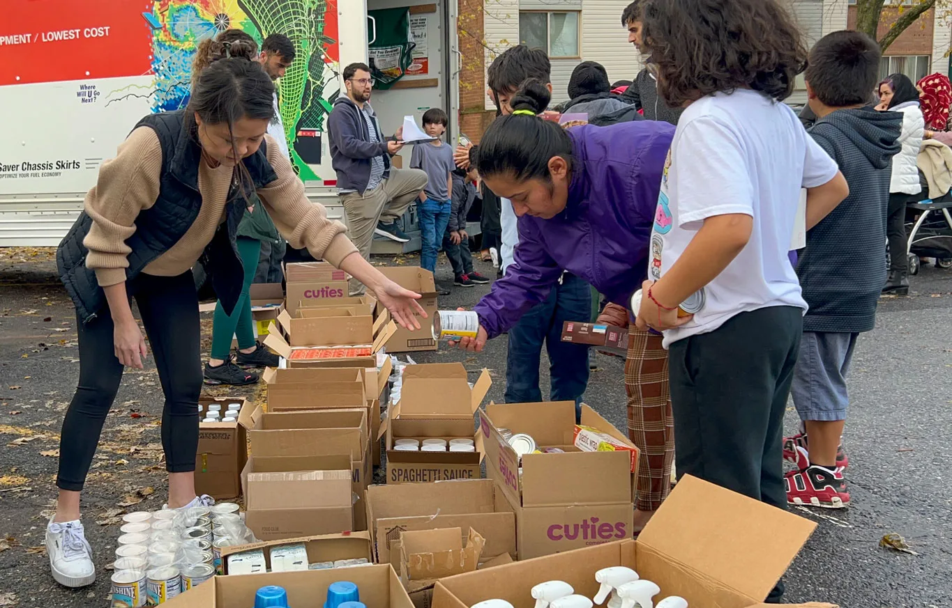Food packages and hygiene supplies for refugee families