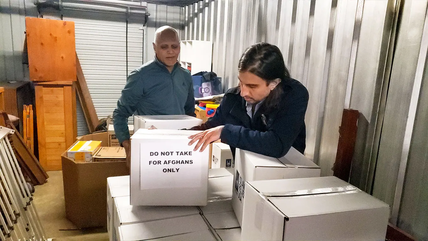 labeling food boxes
